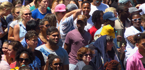 Mass meeting on Jammie Plaza,University of Cape Town Upper Campus on 22 October 2015. Credit: Tony Carr - Flickr