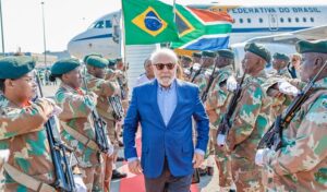 Lula entering BRICS summit