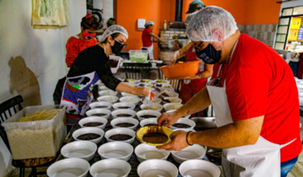 People preparing food 